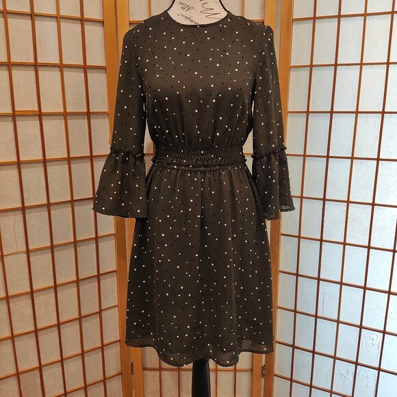 H&M Dresses & Skirts - H&M Green Polka Dot Bell Sleeve Dress, Size US 4/EUR 34, EUC!